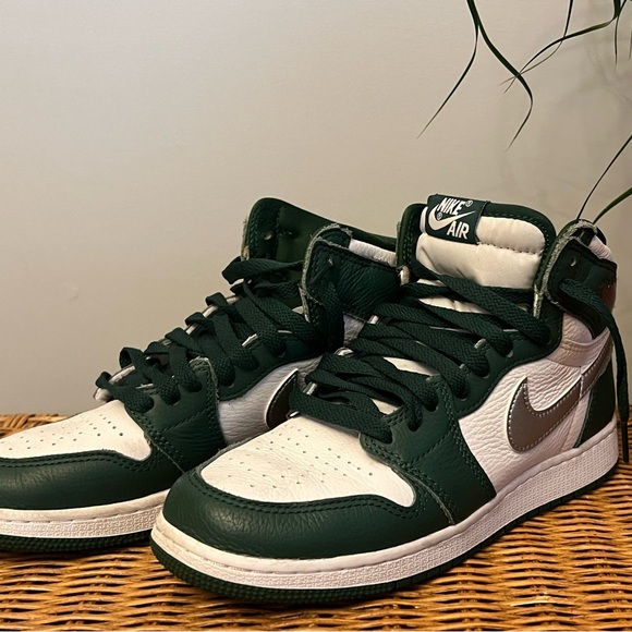 Air Jordan I Retro High OG - Picture 2 of 11
